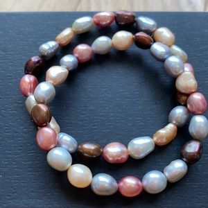 Two colored pearl elastic bracelet